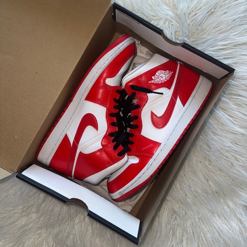 Jordan Air 1 Mid Black and Red